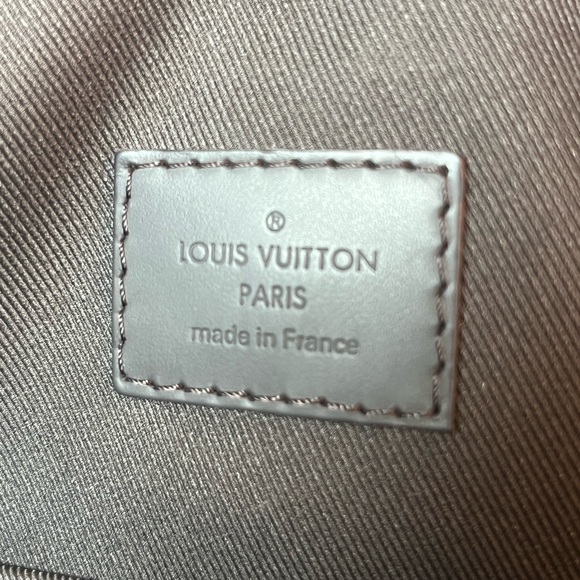 Louis Vuitton Jake Messenger PM - Picture 2 of 7